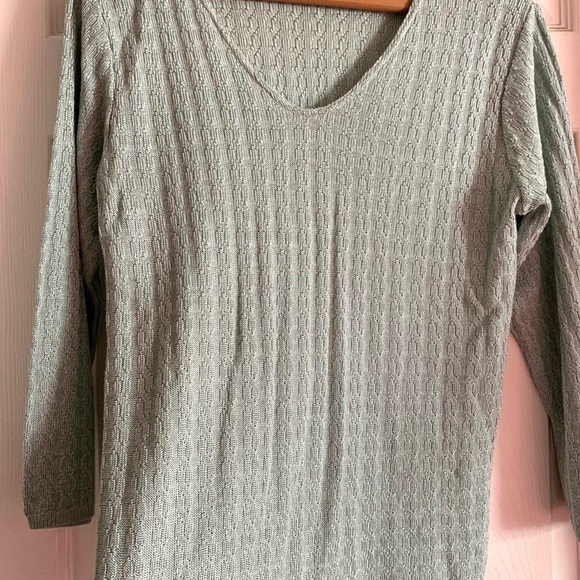 About Face Light Green Sweater Blouse Size Medium - Picture 6 of 15